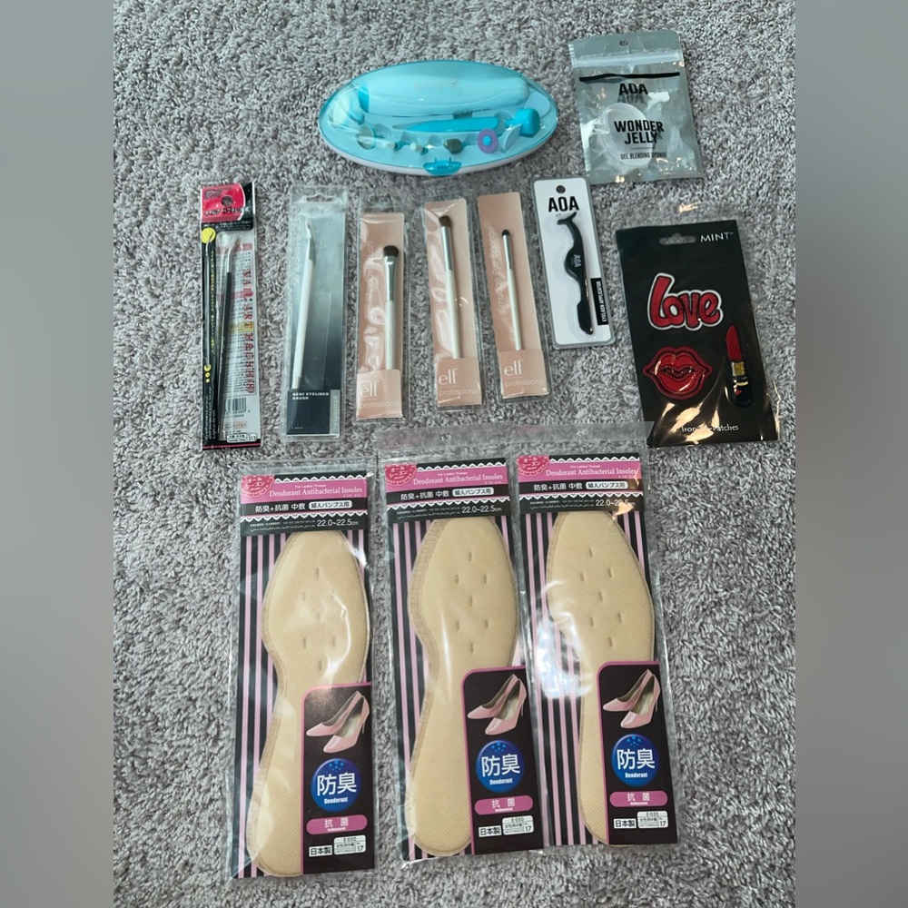 Set of 12 Beauty & Fashion Items Nails, Makeup Brushes Eyelash, Patches, Insoles